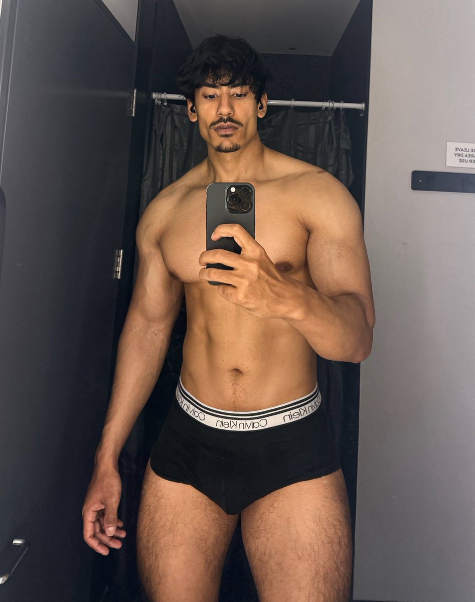 brownboynzfit's tweet photo. After workout  selfie , guess what I trained today https://t.co/sPL6STy3lA
