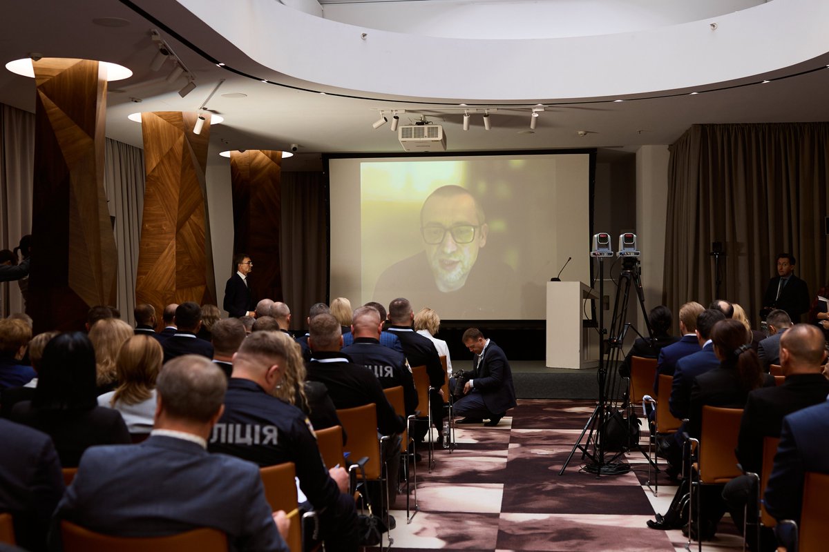 EUAM_Ukraine's tweet photo. Law enforcement reform must make a difference in people’s lives. 🇺🇦🇪🇺

In Lviv, we brought national &amp; regional partners together to advance reforms that strengthen public safety, protect people’s rights and build trust in law enforcement across Ukraine. https://t.co/vFWTAk5gTI