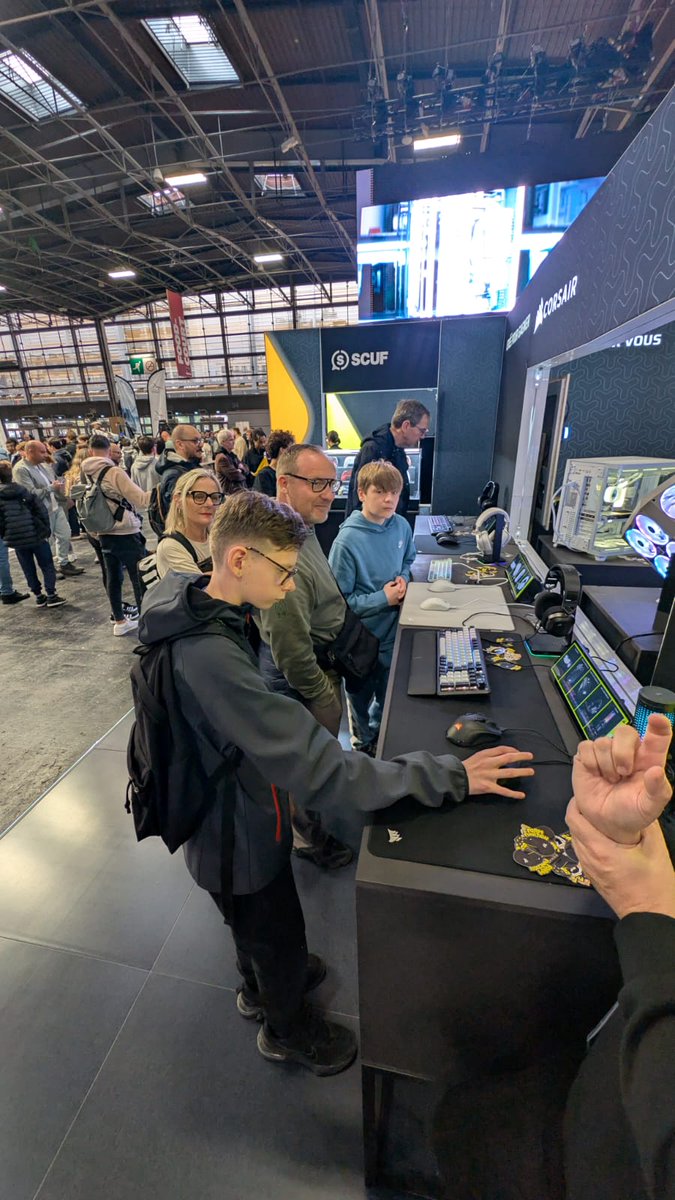 CORSAIRFRA's tweet photo. #PGW2026 : jour 2 - Allez viens, on est bien ! 🤗 https://t.co/Aed1YZgE7B