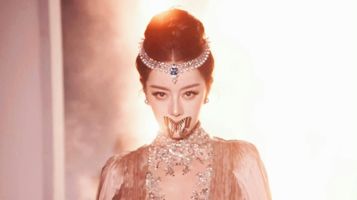pandacabikon's tweet photo. และใช่คับ ระดับลูกรัก #Mikimoto จะใส่สร้อยแบบใดก็ได้ ความครีเอทนี้ มิกิจะไม่รัก GBA คนสวยไงไหว
#ตี๋ลี่เร่อปา #Dilraba #迪丽热巴 https://t.co/kHPnU2xbej