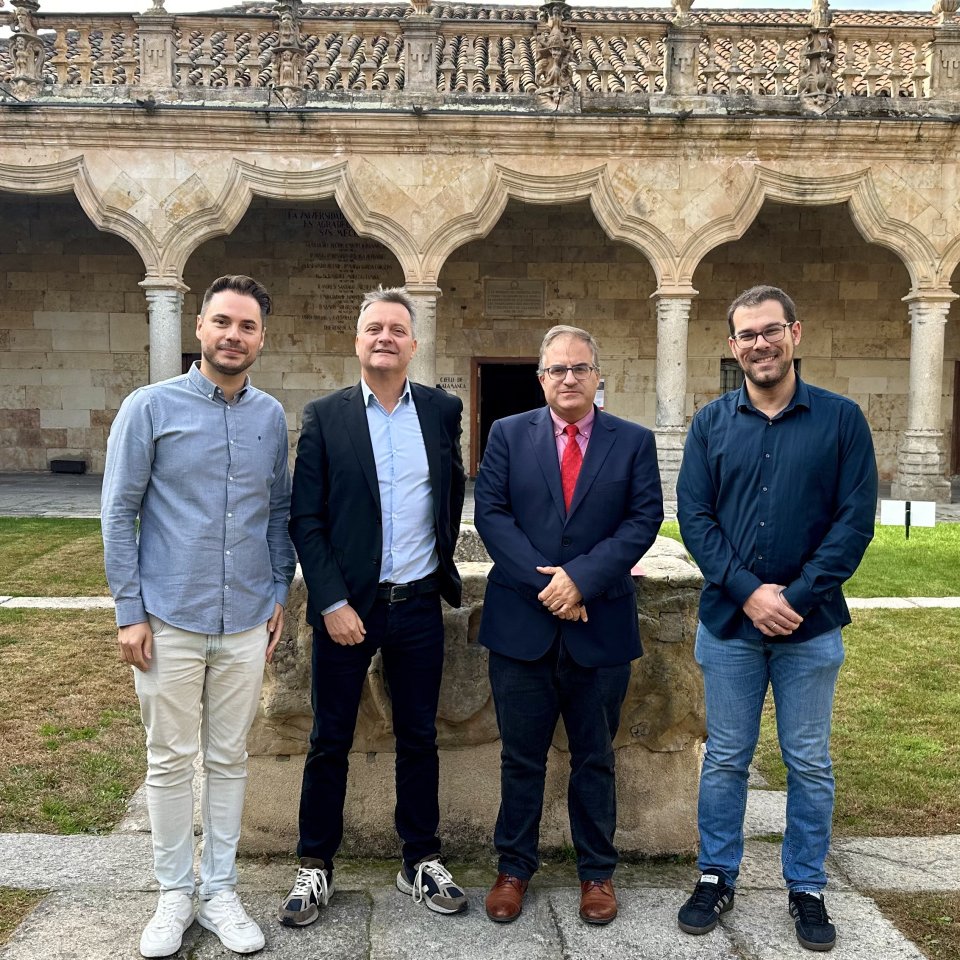 usal's tweet photo. La USAL se convierte en centro examinador oficial de los exámenes IELTS del British Council 🇬🇧

El Servicio Central de Idiomas @sciusal pasa a ser centro examinador oficial de los exámenes IELTS (International English Language Testing System), una de las certificaciones de idioma inglés más reconocidas y demandadas a nivel mundial. 🤝

El vicerrector de Internacionalización y Cooperación, Raúl Sánchez Prieto @RalSnchezPrieto, ha mantenido un encuentro de trabajo para coordinar la puesta en marcha y la planificación de la oferta de exámenes que se pondrá a disposición de la comunidad universitaria.

Con la incorporación del Servicio Central de Idiomas como centro examinador oficial, la USAL facilita a su comunidad el acceso a una titulación clave para la movilidad internacional, el acceso a posgrados en el extranjero y la acreditación del nivel de idioma en el ámbito profesional. 🌍

➡️ https://t.co/wzmEpYI4tn