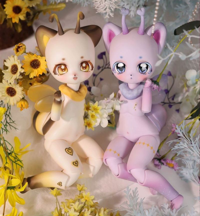 DOLKSTATION's tweet photo. 【お知らせ】
MILO DOLL より、子猫とミツバチが融合した『KittyBee』が登場♪
写真通りのメイク・カラーでお迎えできるオプションも！

➡️ https://t.co/RocWvMu1Ae

個性を出せる様々なスキンカラーあり！
今なら新作記念【10%OFF】でお迎えできます♪
受注期間は11/1(日)23:59まで。 https://t.co/uuJeYlx7Ug