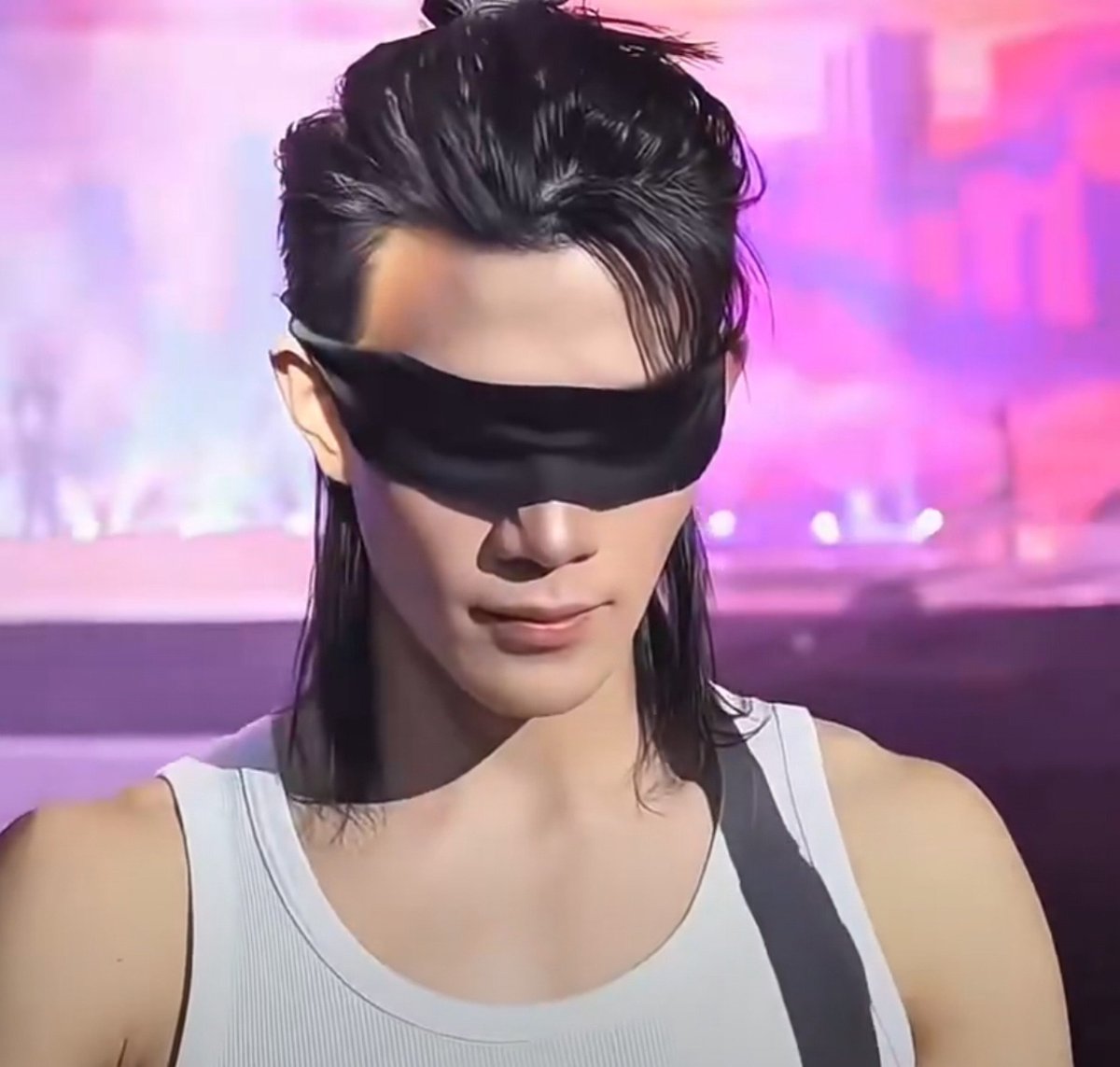 daREDlab's tweet photo. If we could assemble Xiao Xingchen's soul back together https://t.co/6QC2KlQmW6
