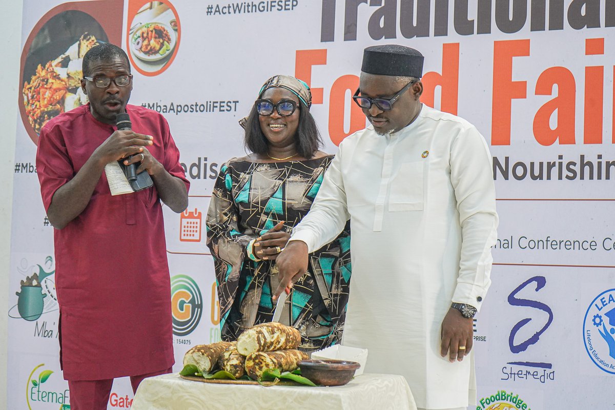miketerungwa's tweet photo. In the spirit of African Traditional food, my birthday (cake) on #WorldFoodDay was roasted yam and peppered source.
Buy local-Eat Local
#Adapt2Live
NAFDAC
Burna
Kidney
Agbo https://t.co/yKrtTMpYEo