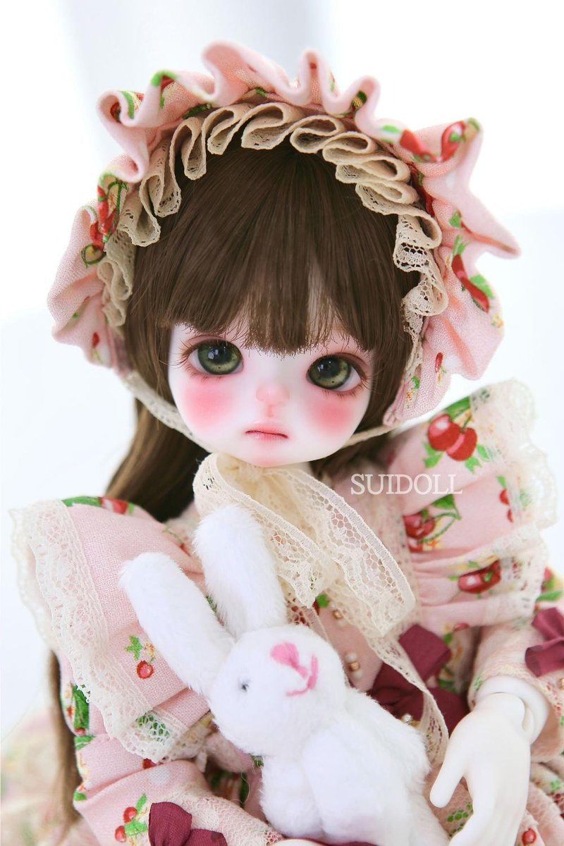 DOLKSTATION's tweet photo. 【お知らせ】
SUIDOLL より、20cm級ドール3体が復刻！
丸い輪郭が可愛らしい、心まで柔らかくなるようなドール達です。

➡️ https://t.co/iLcBQs0Fxq

それぞれ、あたたかなメーカーメイクでのお迎えが叶います。
受注期間は、11/5(木)朝9時まで。
可愛いドール達を、どうぞお見逃しなく！ https://t.co/Vt5uOnkCBp