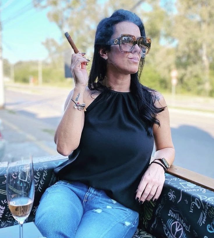 big92254's tweet photo. There’s something beautiful about a quiet moment, a fine cigar, and a heart full of love. ❤️✨ Sitting back, enjoying the peaceful breeze, and letting the world slow down for a little while. Sometimes, the sweetest moments aren’t about luxury, but about good company 😘 https://t.co/eoFfuqNJyU