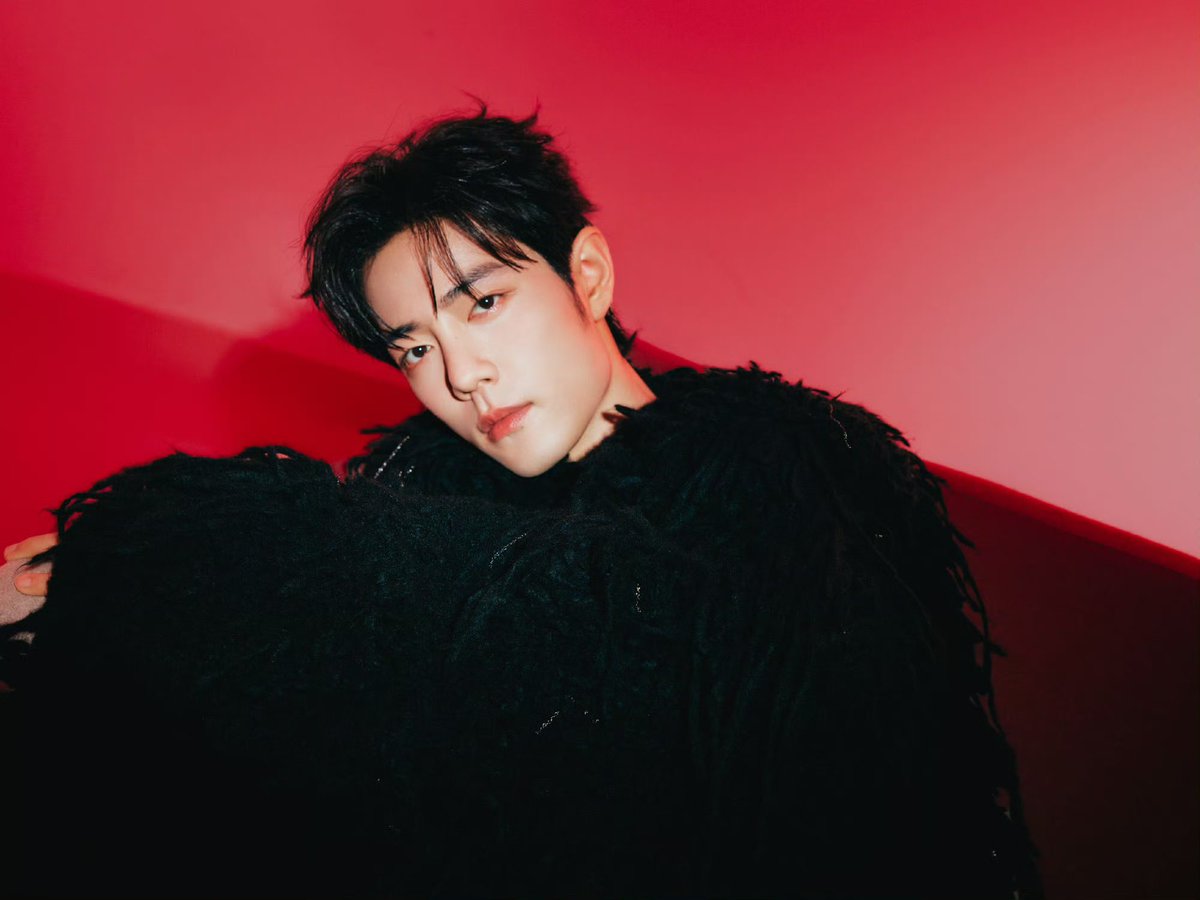 gremlinyibito's tweet photo. HOLY XIAO ZHAN??? https://t.co/9FW5wSWV7F