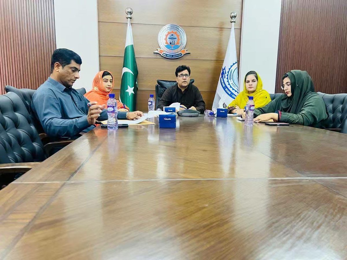 AliKhan323786's tweet photo. جامعہ گوادر اور نیشنل انسٹی ٹیوٹ آف میری ٹائم افیئرز پاکستان کے درمیان تعلیمی و تحقیقی تعاون بڑھانے پر اتفاق، طلبہ کو بلیو اکانومی، سی پیک اور میرین بائیوٹیکنالوجی کے شعبوں میں انٹرن شپ کے مواقع فراہم کیے جائیں گے
#UniversityOfGwadar #NIMA #BlueEconomy #CPEC #MarineBiotechnology https://t.co/LiyWfHDqHk