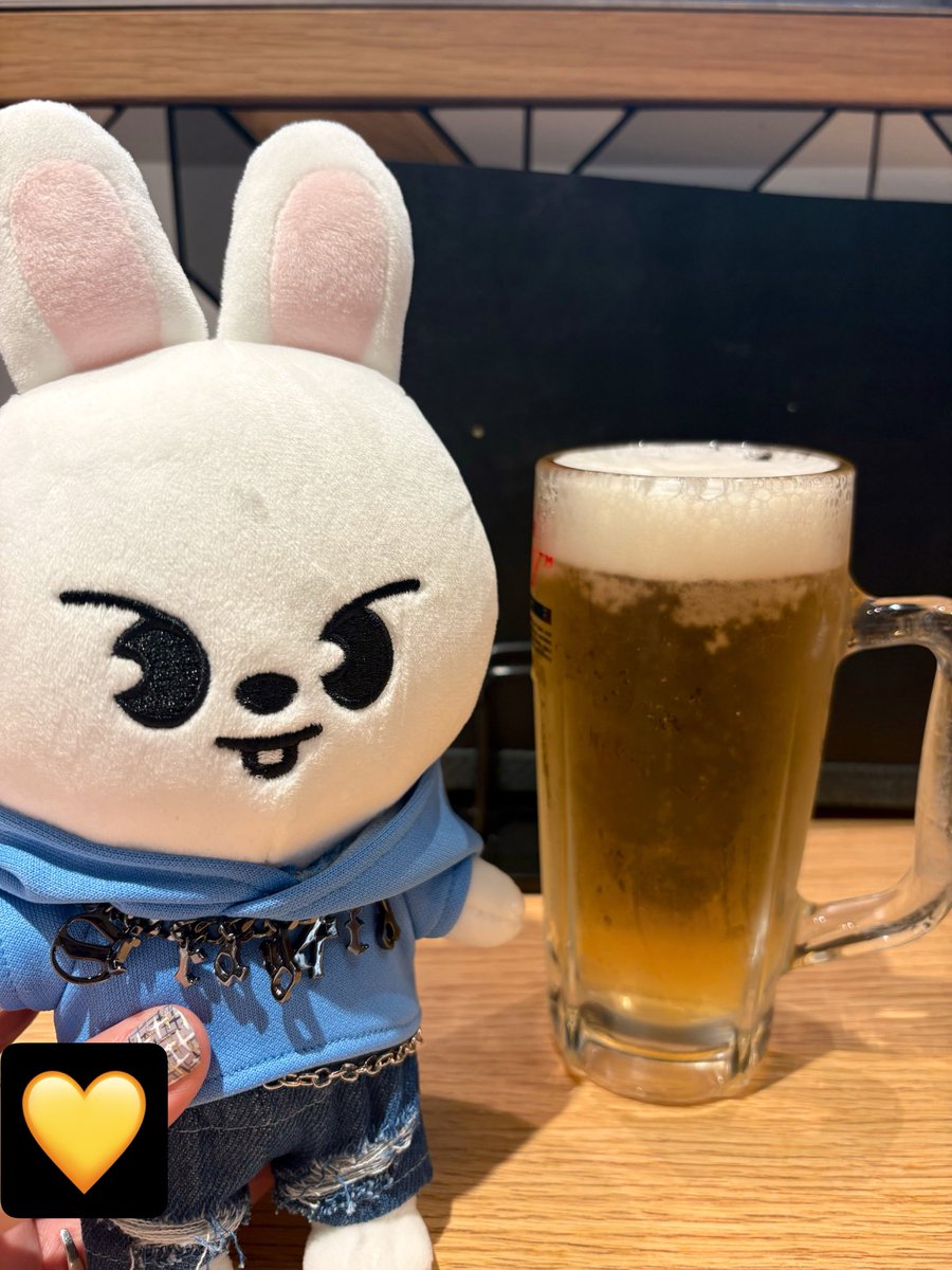 hamiyusan's tweet photo. 福岡着いた🛬乾杯！！！！ https://t.co/DXJESK2H23