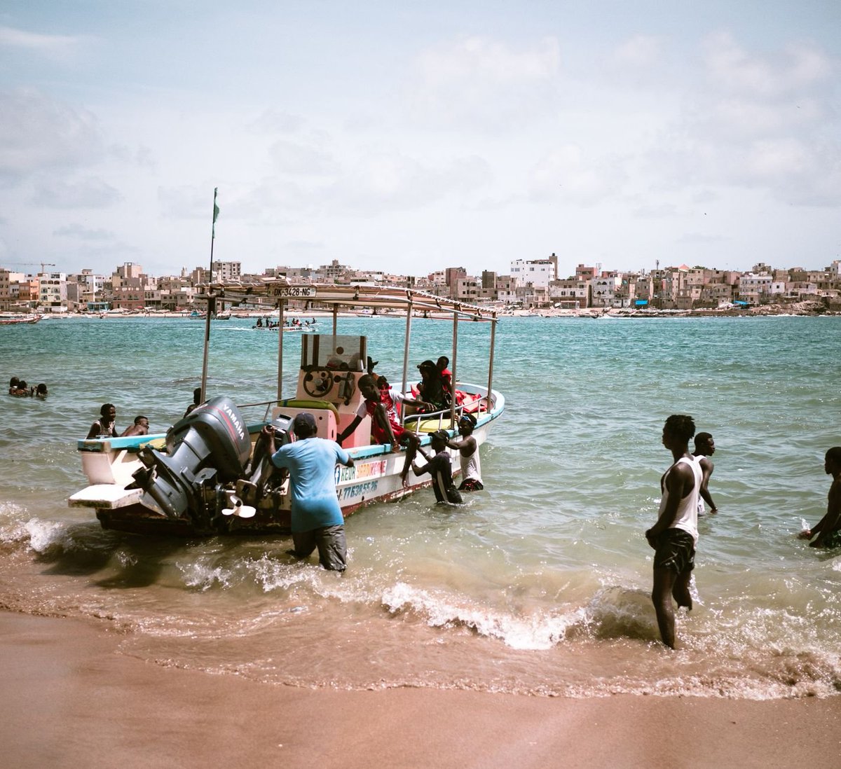 AfricTelegraph's tweet photo. BOA Sénégal affiche une belle résilience : +11% de bénéfice au T3 2026 malgré les turbulences budgétaires du pays. Une performance qui défie la crise ! #Afrique #Finance #BankOfAfrica #BanquesSenegal #Bceao https://t.co/cMZ6XwOnpB https://t.co/KobDsX8FYl