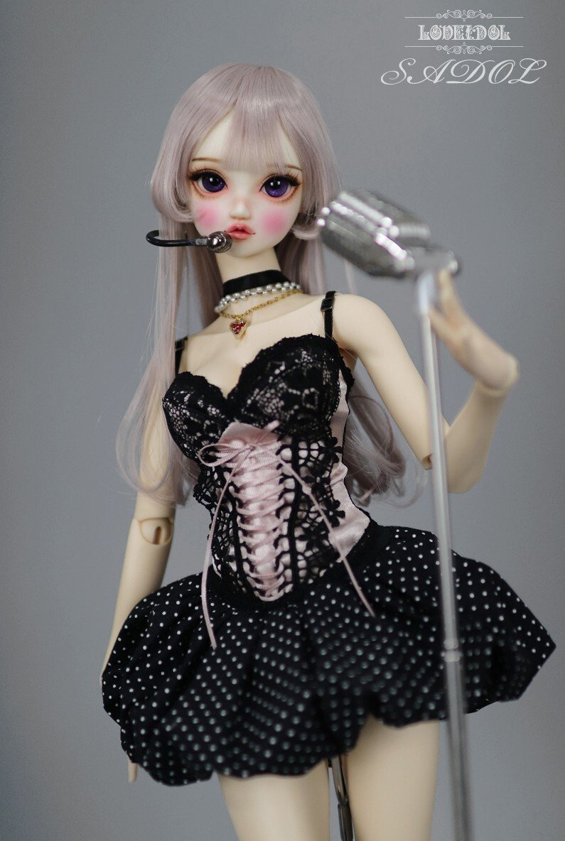 DOLKSTATION's tweet photo. 【お知らせ】
SADOL より、愛らしいお洋服『My favorite girl』が新登場！
ソックスやマイクなどの小物も、単品で購入いただけます。

➡️ https://t.co/hQOLhulrN0

『My favorite girl』とマイクを身につけたドールも新登場。
お得にお迎えできる受注期間は11/15(日)23:59まで。 https://t.co/pLBLJvnTls