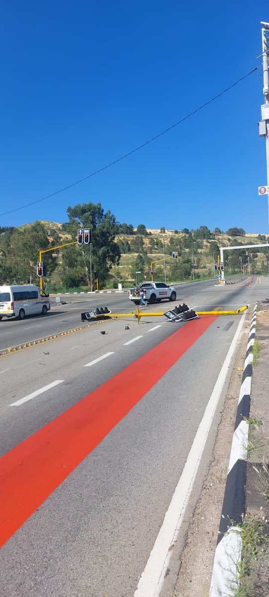 MyJRA's tweet photo. Did you know? Repairing a single vandalised intersection costs between R900,000 and R1,5 million. This criminal activity drains millions from public funds every year - money that should be used to build better communities, not repeatedly replace stolen equipment. #TransportMonth https://t.co/1lCC9MWJX0