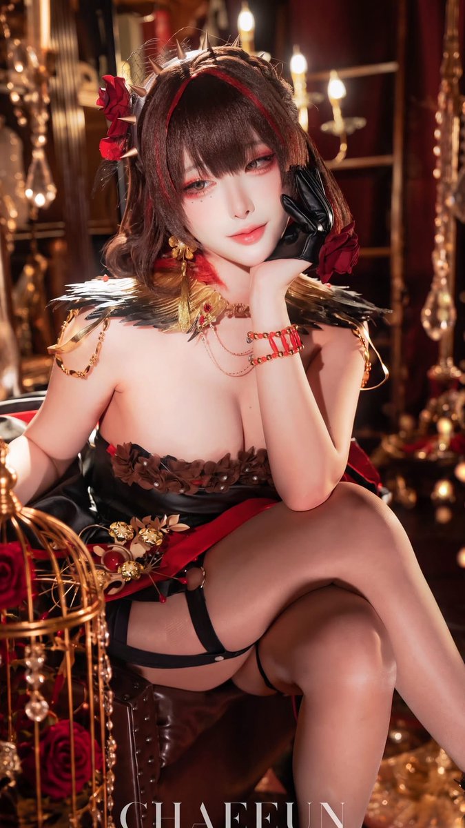 Chaeeun_gogo's tweet photo. 🌹 Red Rose 🌹
[Silver Palace] 

#SilverPalace #RedRoseCosplay https://t.co/gLj6N9Qh9k