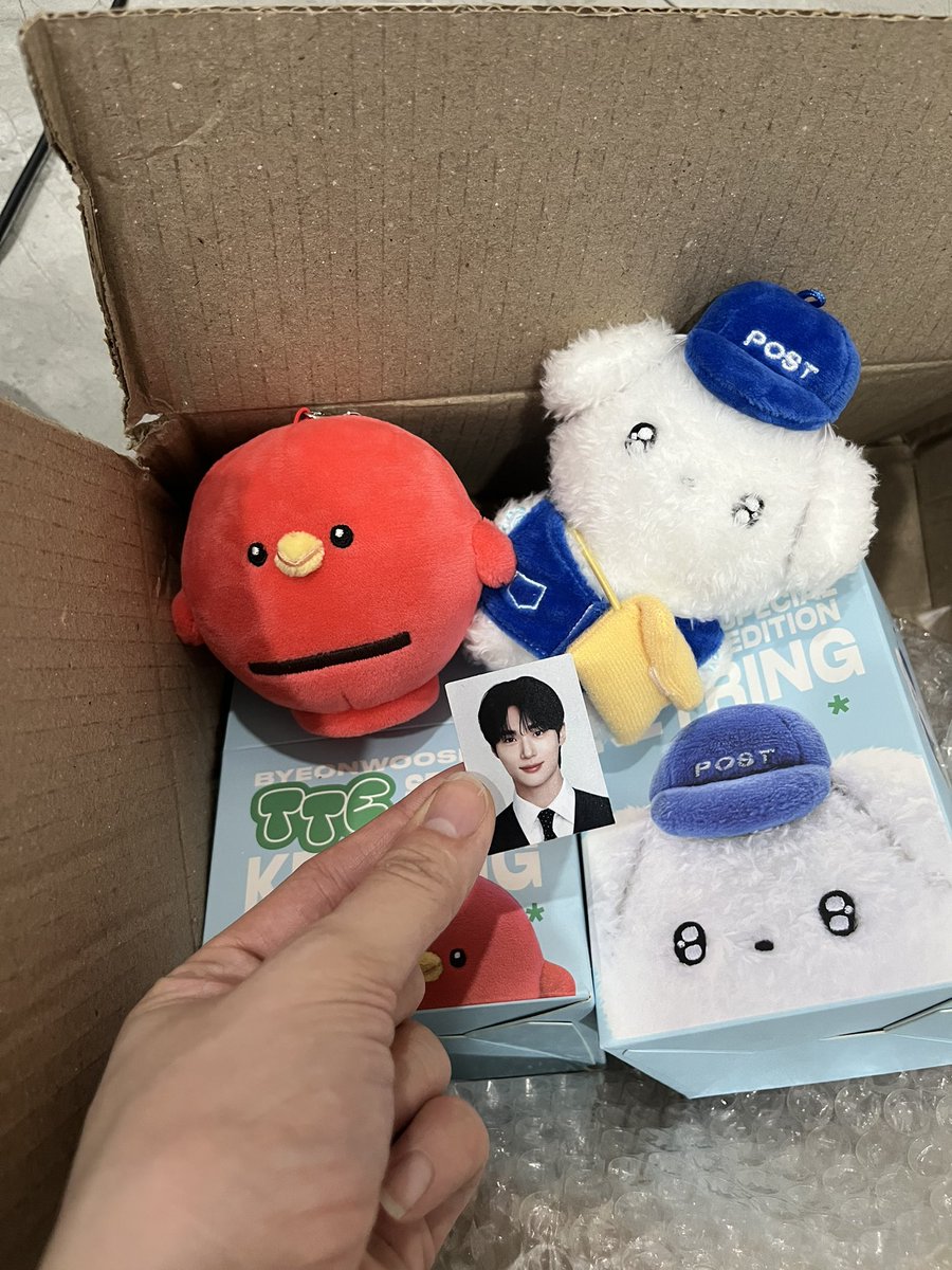wooseok_dwcr124's tweet photo. Woo Seok ah, nay em nhận được keyrings rùi nè, xinh lắm luôn á, mềm mềm mịn mịn xinh yêu lắm luôn ấy 😍😍😍😘😘😘🐶🐶🐶📮📮📮
#byeonwooseok
#BWS
#TTE https://t.co/4YhiUvJ1eS