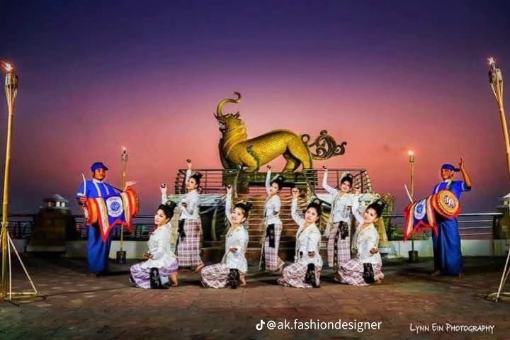 SweZinYMeng's tweet photo. @onehdthailand @GMMTV 

GMMTV RESPECT OUR CULTURE

#RespectMyanmarCulture
#CreditOurHeritage https://t.co/WqF2OXsFYB