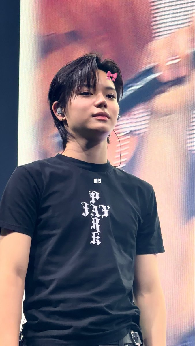 ohyulminnie's tweet photo. he’s the prettiest man i’ve never seen i my life https://t.co/GWbkJ2pFJ4