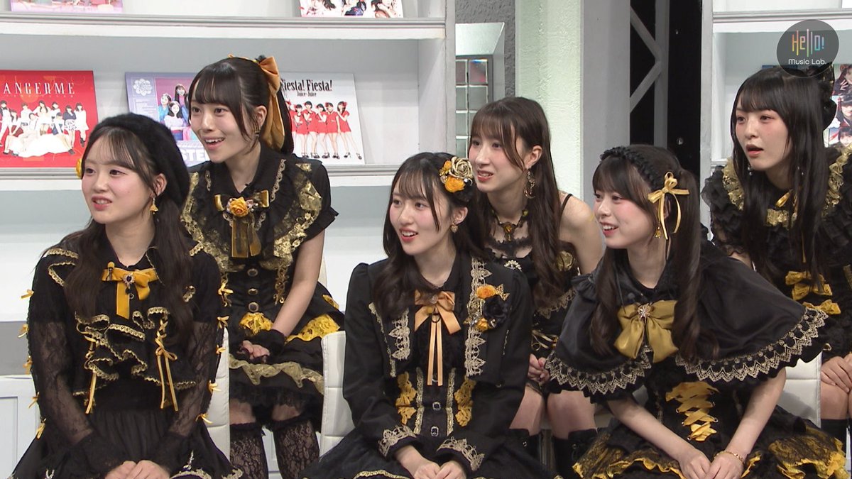 Bill_h_hello's tweet photo. びっくりする華凜ちゃんかわいい！
麗菜ちゃんの横顔美しい！
ちょっとぽかんとする彩菜ちゃんやばいｗ
#ロージークロニクル　#上村麗菜　#小野田華凜　#村越彩菜 https://t.co/lcyeMDfrVs