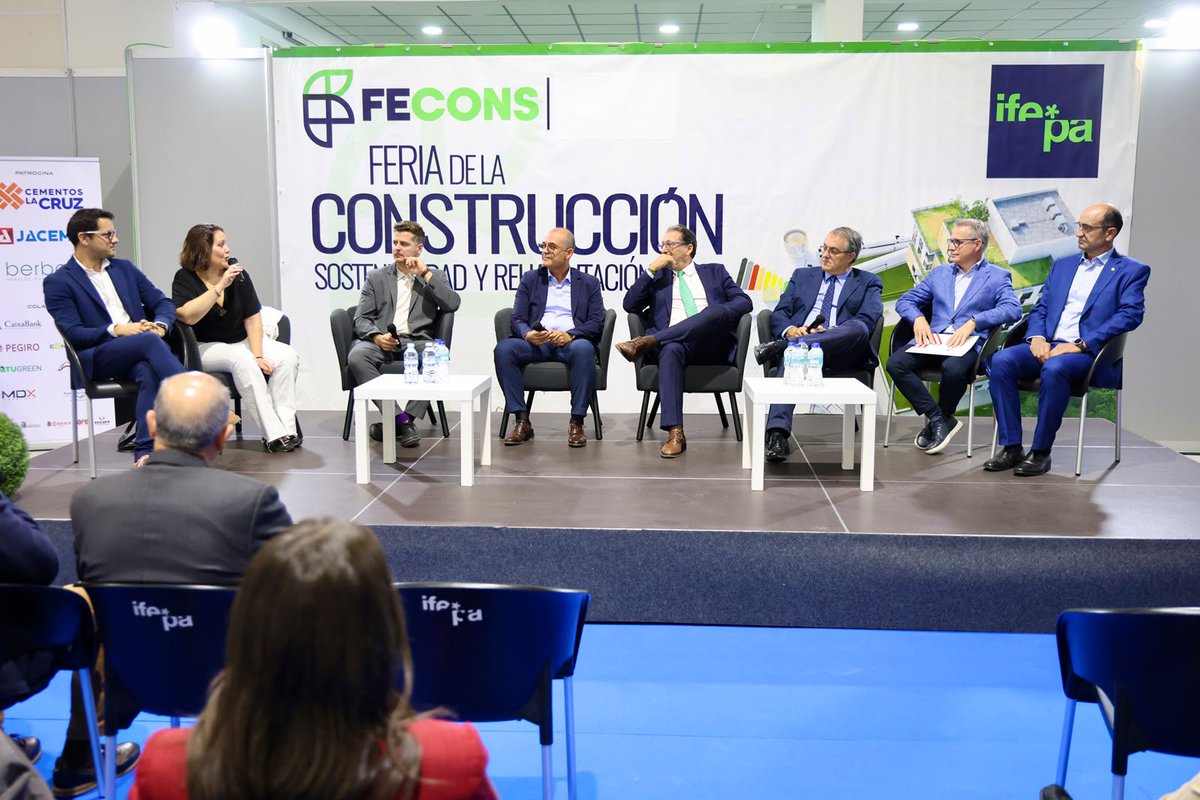_COAMU's tweet photo. 🏗️ ¡El COAMU, presente en FECONS 2026!

🎙️ Nuestro decano, Arturo García, ha participado en la apertura institucional de la Jornada sobre Industrialización en la Construcción.

🏛️ El COAMU cuenta con un stand, un espacio de encuentro con profesionales y empresas del sector. https://t.co/erUUgyFpgV