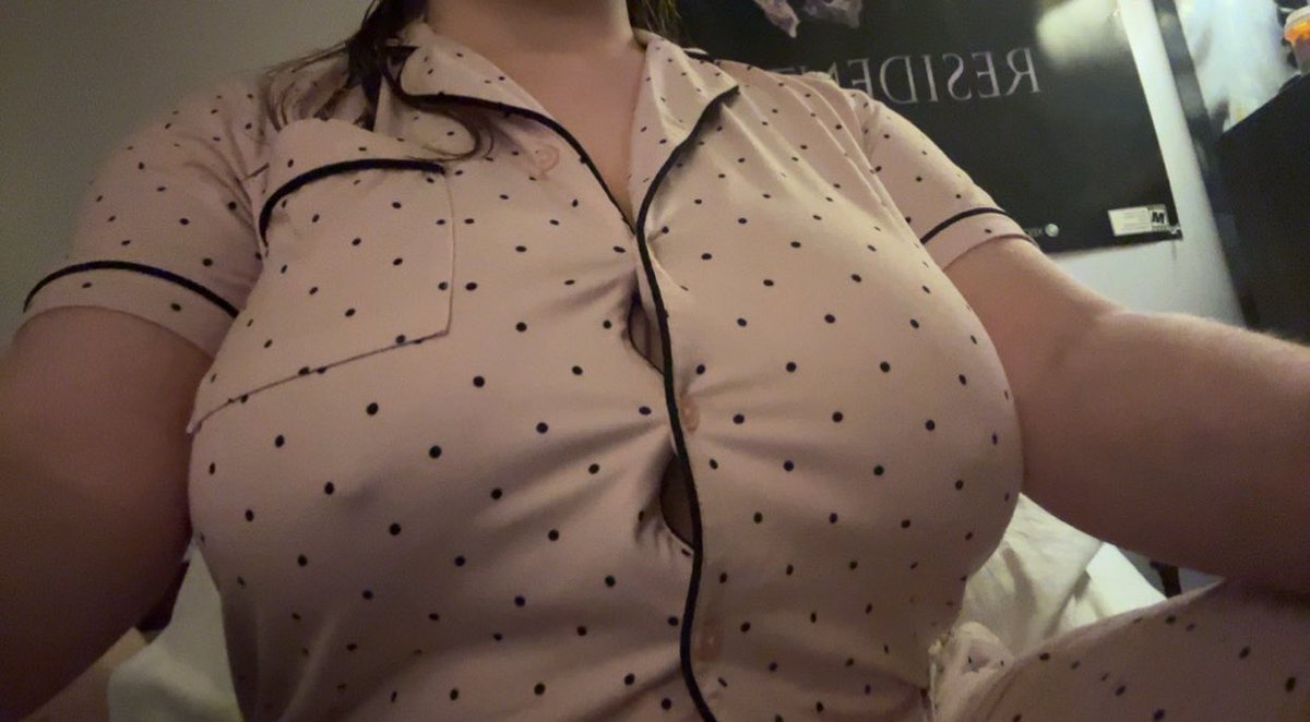 dreamingofluna's tweet photo. just comfy in my jammies :3 #nsfw #nsfwtwt #wlw #wlm https://t.co/HxtHMeAx6v