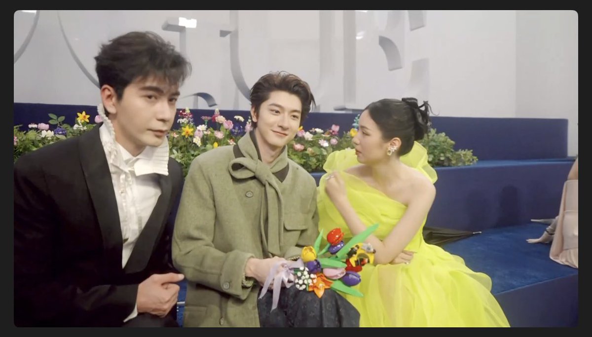 yeah_zhouye's tweet photo. 🤣🤣🤣

#VogueForcesOfFashion 
#VOGUE时尚之力盛会 https://t.co/VtVqlv6ZIn