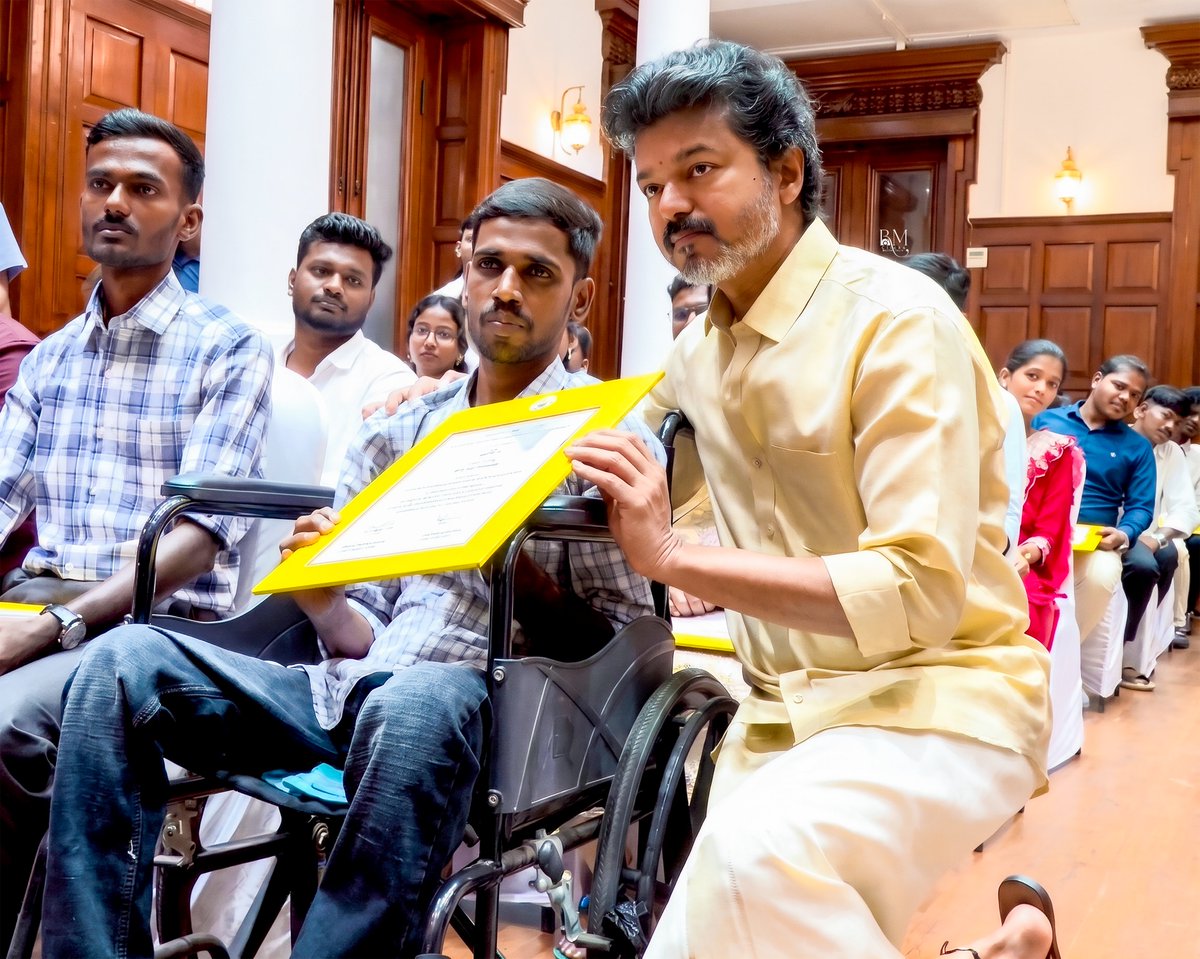 RM_Clicks's tweet photo. Exclusive Stills 📸 @TVKVijayHQ 😍💛

#CMJosephVijay‌ #CMVijay‌ https://t.co/rJPDhs1Xtg