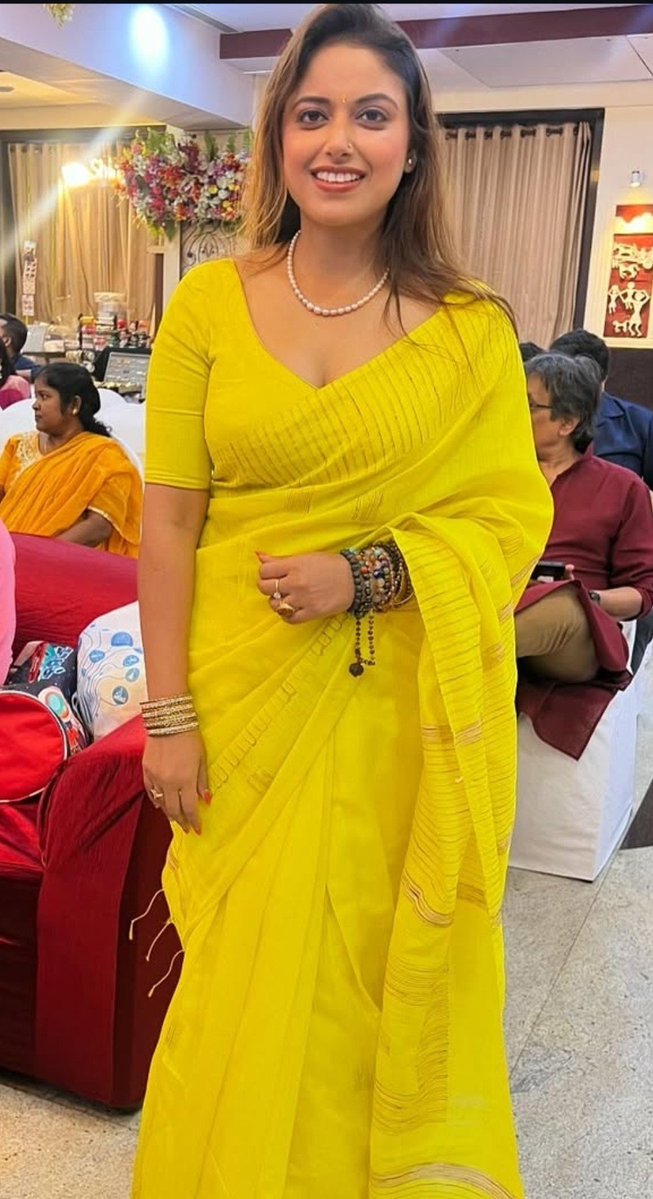 breederz44's tweet photo. Sneha paul molaya nalla rasuchu thadavuran thadavite avala pathu elakarama sorukiran avalo aludhute ena viturnga nu kenjurapo enoruthan sneha kai ya pidichu avanoda poola slow urvi voda soldran ur per moli edhuvum theriyama aludhute onum pana mudiyama anadhaiya nikira apo oruthan https://t.co/AiGzmCNiKp