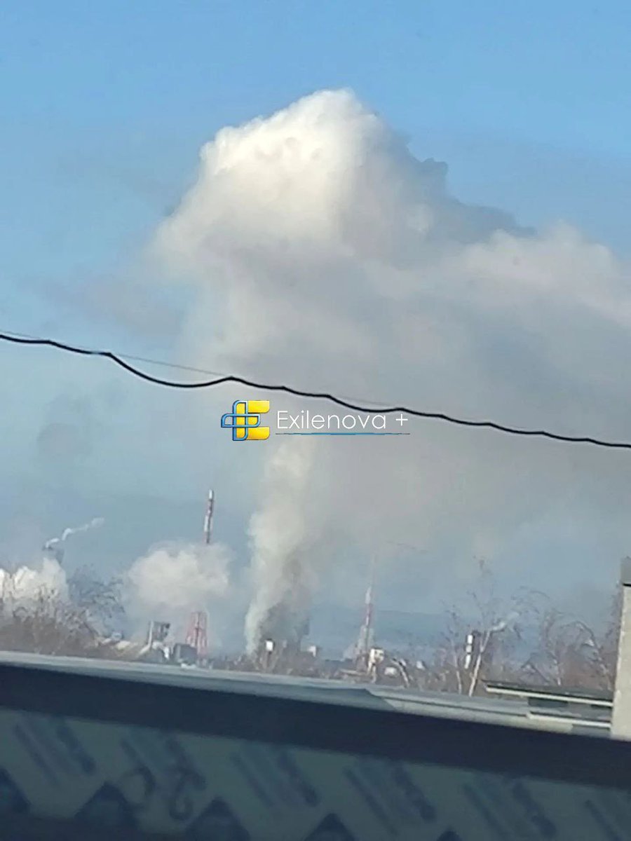 Maks_NAFO_FELLA's tweet photo. 🔥 The attack on Azot, JSC Uralkhim OHC, in the city of Berezniki, Perm Krai.

Azot is a large chemical production complex located on an area of ​​about 140 hectares and consisting of about 90 production buildings. https://t.co/esPMGrFp9u