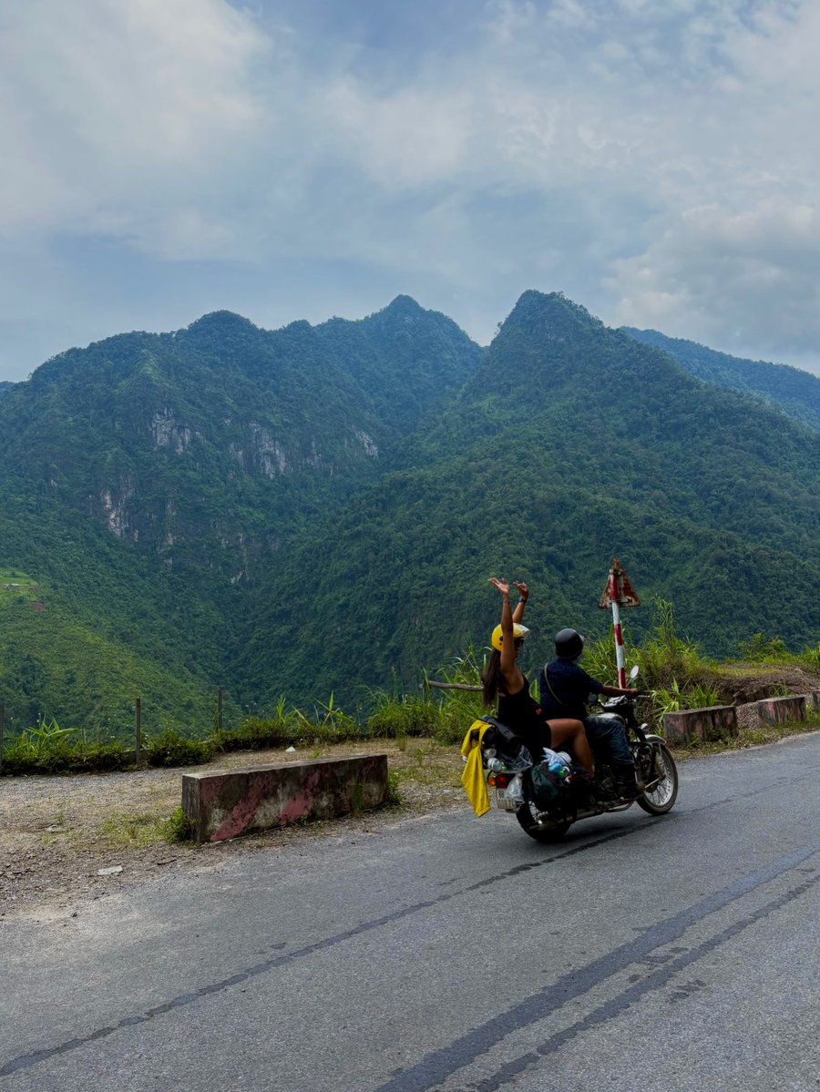 sadeencullen's tweet photo. One of life’s greatest joys is riding a scooter through Vietnam, becoming part of its mysterious, thrilling, beautiful choreography. https://t.co/EhUbex561z
