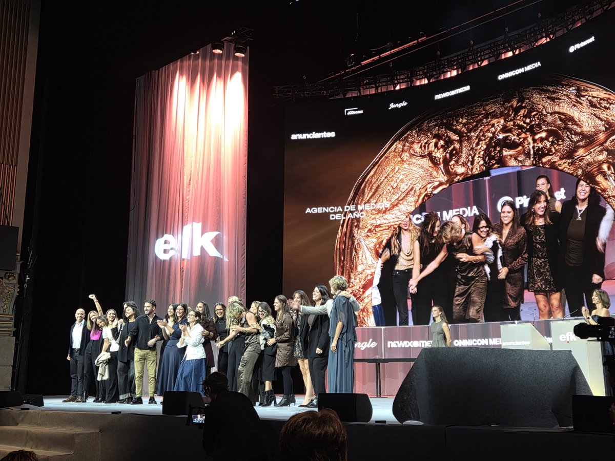 mkdirecto's tweet photo. Los #Eficacia2026 entregan sus máximos galardones 🏆

👉 Agencia de medios del año: OMD 

👉 Agencia creativa del año: ORIOL VILLAR

👉 Gran Premio a la Eficacia: «Cómo sobrevivir a una OPA hostil», de Oriol Villar y Dentsu X para Banco Sabadell https://t.co/SERimHLrX0
