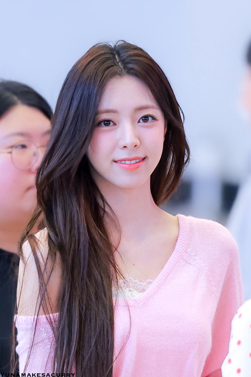 yunamakesacurry's tweet photo. 260508 GMP Departure
#유나 #YUNA #있지 #ITZY https://t.co/2trLgn0ArW