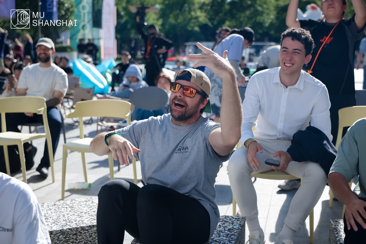 AlicenterHQ's tweet photo. This summer, 2,000+ builders took over our campus for Mushanghai — 255 events in one festival. 🔥

Open-source AI, robotics, biotech weeks… covered by SCMP, China Daily and more.

This is what building in Shanghai feels like. 👇

#Mushanghai #Shanghai #AI https://t.co/YFNkqz8a4d