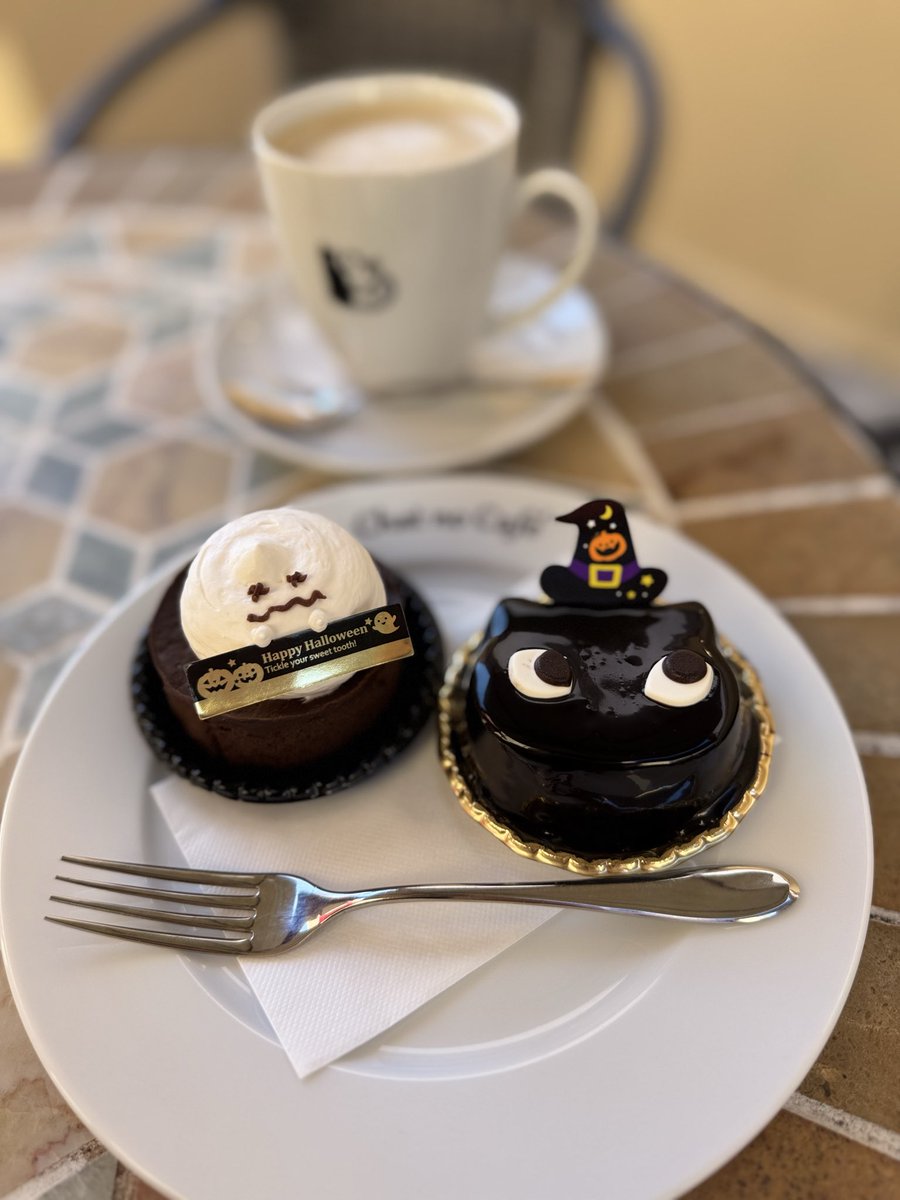 popopolicy's tweet photo. 📍Chat noir
めっちゃかわいかったし天気良かったからテラスで食べたら最高すぎた(๑˃̵ᴗ˂̵) https://t.co/8BXCAdagsE