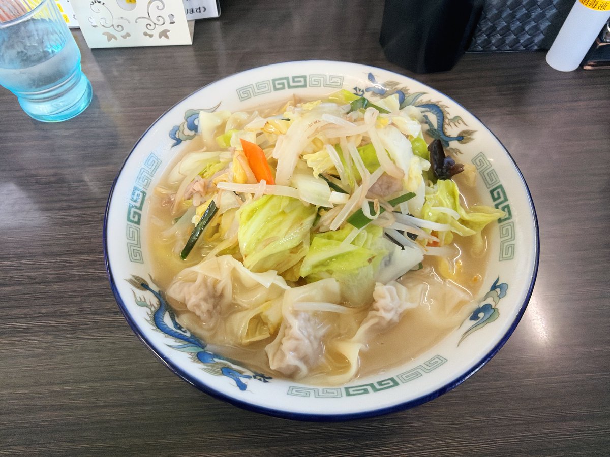 AladdinGodspeed's tweet photo. ランチラーメン🍜

東龍名取さんへ🚗³₃

野菜たっぷり塩タンメン1100円
ご好意の野菜増し無料🙇‍♂️
ワンタン3個100円

野菜でお腹いっぱいになれる幸せのラーメン🥰

本日も美味しく頂きました😋
ご馳走様でした🙏 https://t.co/uFySvabMxk