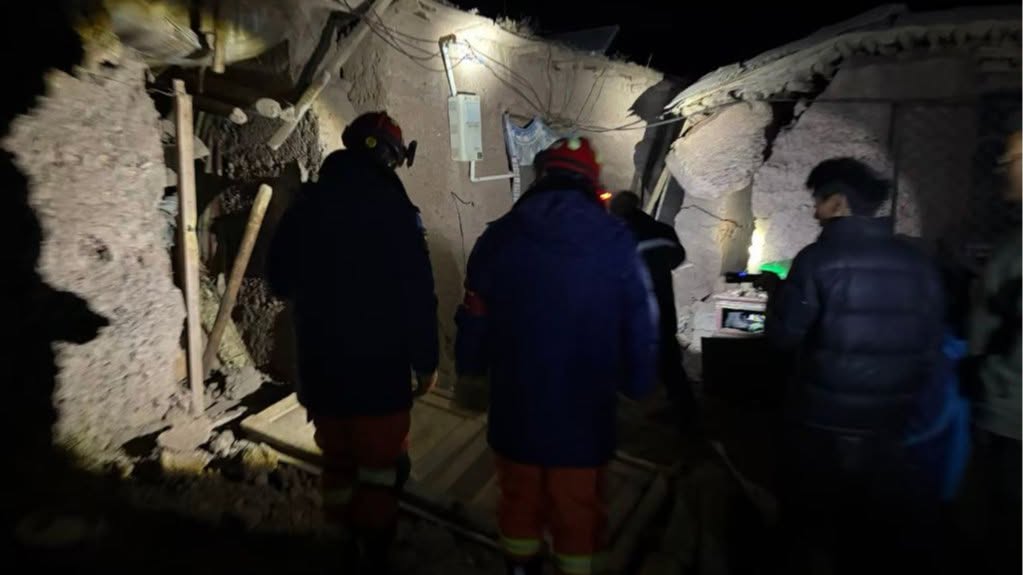 CCTV's tweet photo. Sixteen people were killed and 46 others injured after a magnitude-7.0 earthquake struck Baqen County of Nagqu City in southwest China's Xizang Autonomous Region at 10:33 p.m. Thursday (Beijing Time), according to the city's emergency management bureau.
Among the injured, 11 are in serious condition and 35 have sustained minor injuries, according to the latest update early Friday morning.
The tremor has led to the collapse or damage of 339 houses, and 20 livestock sheds have been affected.
The China Earthquake Administration has initiated a Level-II emergency response following the quake. Rescue forces, including police, fire services and medical personnel, have arrived at the affected area and began intensive rescue operations.
Xizang has activated a Level-III earthquake disaster emergency response, according to the regional emergency command center.
The damage caused by the quake is being further evaluated.
