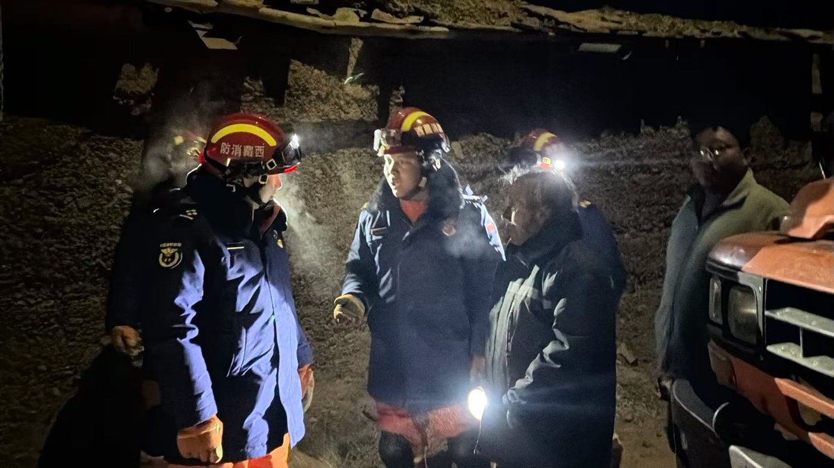 CCTV's tweet photo. Sixteen people were killed and 46 others injured after a magnitude-7.0 earthquake struck Baqen County of Nagqu City in southwest China's Xizang Autonomous Region at 10:33 p.m. Thursday (Beijing Time), according to the city's emergency management bureau.
Among the injured, 11 are in serious condition and 35 have sustained minor injuries, according to the latest update early Friday morning.
The tremor has led to the collapse or damage of 339 houses, and 20 livestock sheds have been affected.
The China Earthquake Administration has initiated a Level-II emergency response following the quake. Rescue forces, including police, fire services and medical personnel, have arrived at the affected area and began intensive rescue operations.
Xizang has activated a Level-III earthquake disaster emergency response, according to the regional emergency command center.
The damage caused by the quake is being further evaluated.