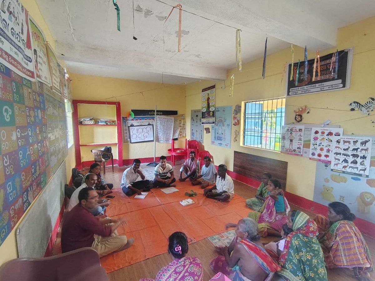 JjmMayurbhanj's tweet photo. A meeting with Mankidia PVTG families in Colonysahi village, Kaptipada Block, Mayurbhanj, explored their livelihoods, culture,traditions, festivals, traditional knowledge, education and social issues.
@Atmashakti3 @MSMO40845837
#PVTG #IndigenousWisdom #CommunityLedDevelopment https://t.co/kQHKXQDSD2