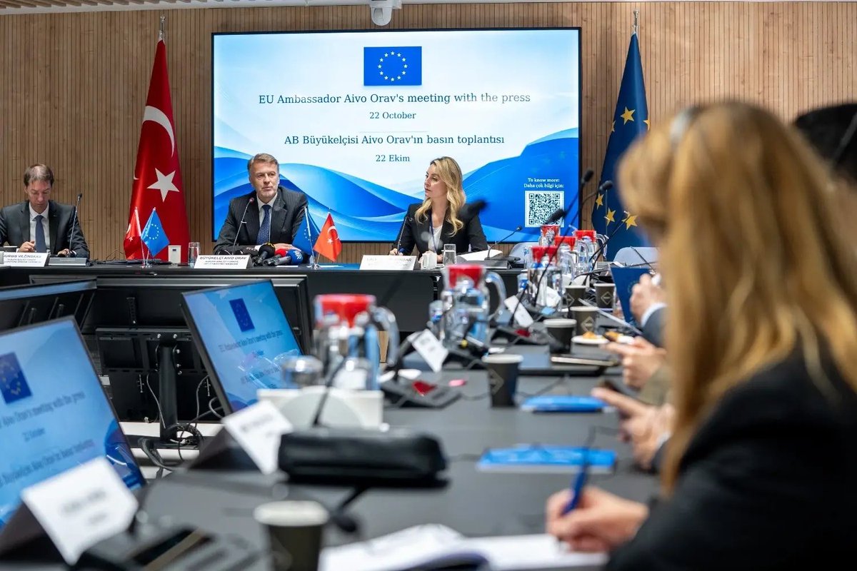 HDNER's tweet photo. EU envoy encouraged by Ankara’s visa-free travel efforts
https://t.co/D6RAMTFhQP https://t.co/AHNsNwBGVq
