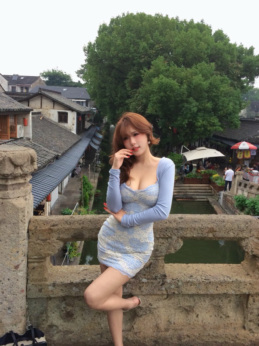 sma3il77's tweet photo. 已经很难找���这种复古的感觉了... https://t.co/z9q55BE5HJ