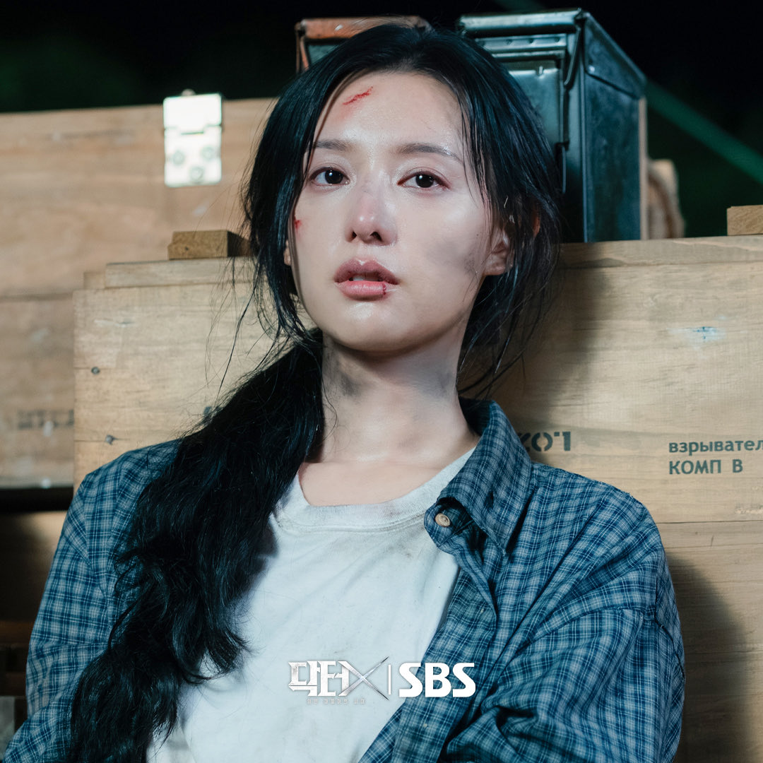 jiwoniecoded's tweet photo. Bruised, battered, and still breathtaking. 🔥 https://t.co/0ldF3YXLoI