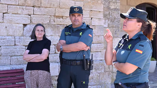 zigzagdigital's tweet photo. La Guardia Civil vincula a una banda detenida por robar perfumes en Asturias con un intento de asalto en San Martín de la Vega https://t.co/o5zoNCEFNH https://t.co/NYcCYL4CvQ