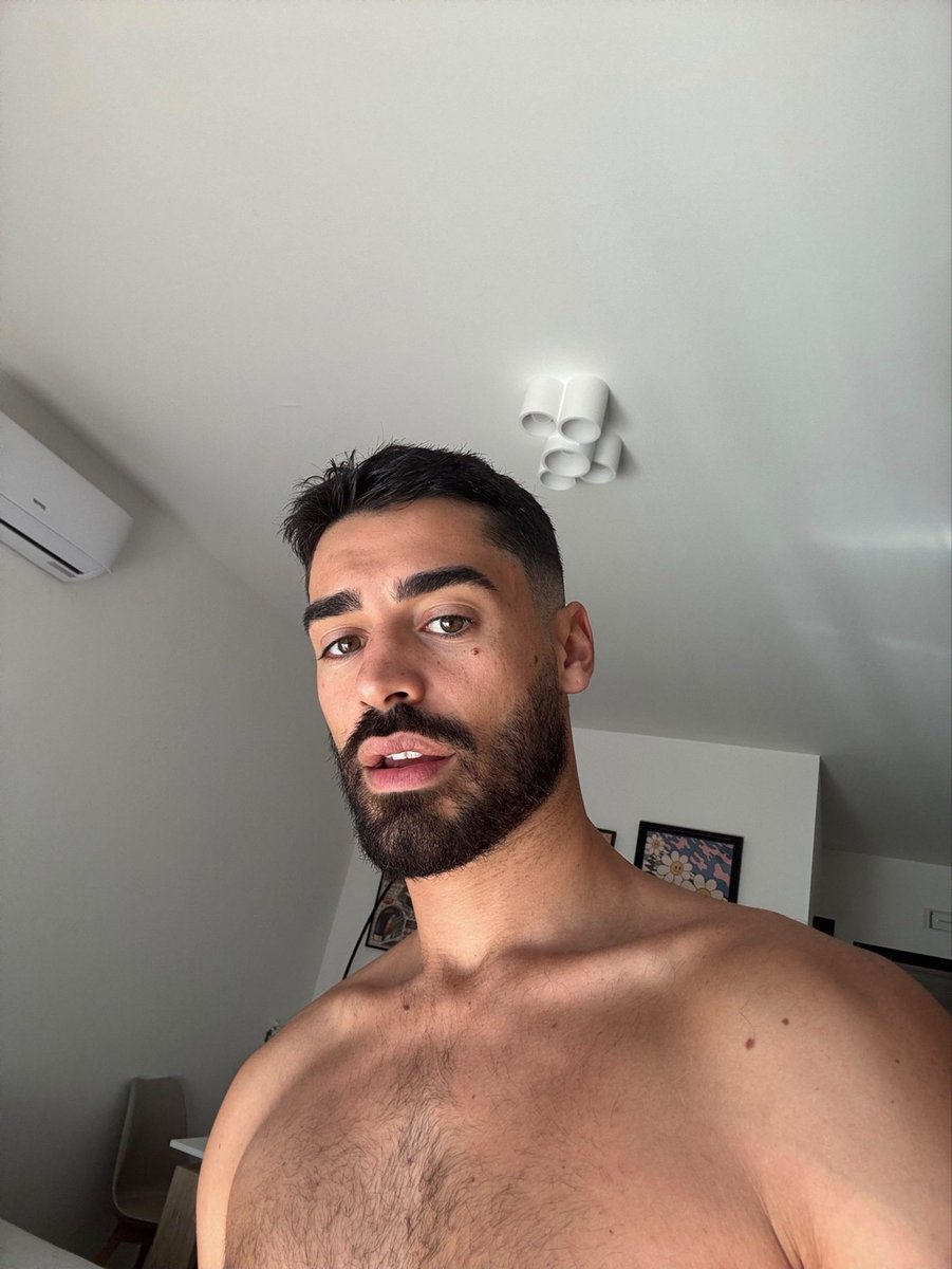 sideofandrea's tweet photo. Friyay 🤪 https://t.co/A7S5z5bAf3