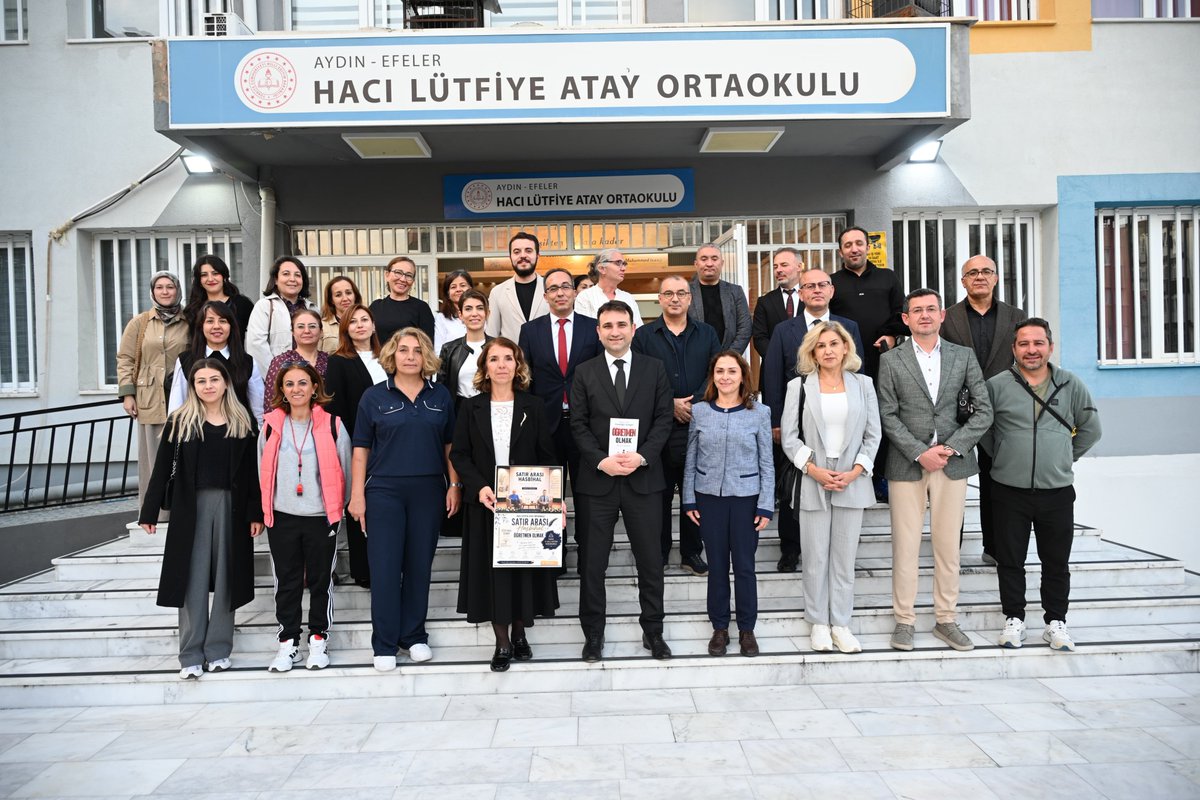 Aydin_MEM's tweet photo. 📚 Satır Arası Hasbihal: Fikirde ve Gönülde Birlik

Müdürümüz Sayın Mehmet YİĞİT, Hacı Lütfiye Atay Ortaokulu öğretmenlerimizle bir araya gelerek fikir ve gönül birliğiyle örülen “Satır Arası Hasbihal” sohbetlerinin bir yenisini daha gerçekleştirdi.

Doğan CÜCELOĞLU ve İrfan ERDOĞAN’ın kaleme aldığı “Öğretmen Olmak: Bir Can'a Dokunmak” adlı eser üzerine gerçekleştirilen sohbette; Türkiye Yüzyılı Maarif Modeli’nin köklü mirasımızdan güç alan, millî ve manevi değerlerimizi yaşatarak geleceğe yön veren nesiller yetiştirme vizyonu ele alındı.

Fikir alışverişleriyle mesleki birikimimizi zenginleştiren, entelektüel paylaşımlarımıza değer katan ve eğitim yolculuğumuza anlam katan kıymetli meslektaşlarımıza gönülden teşekkür ederiz.✨

Birlikte düşünmeye, birlikte öğrenmeye ve geleceği birlikte inşa etmeye devam ediyoruz. 🌿

📍Hacı Lütfiye Atay Ortaokulu

#SatırArasıHasbihal 

@tcmeb 
@Yusuf__Tekin 
@mehmetyigitmem