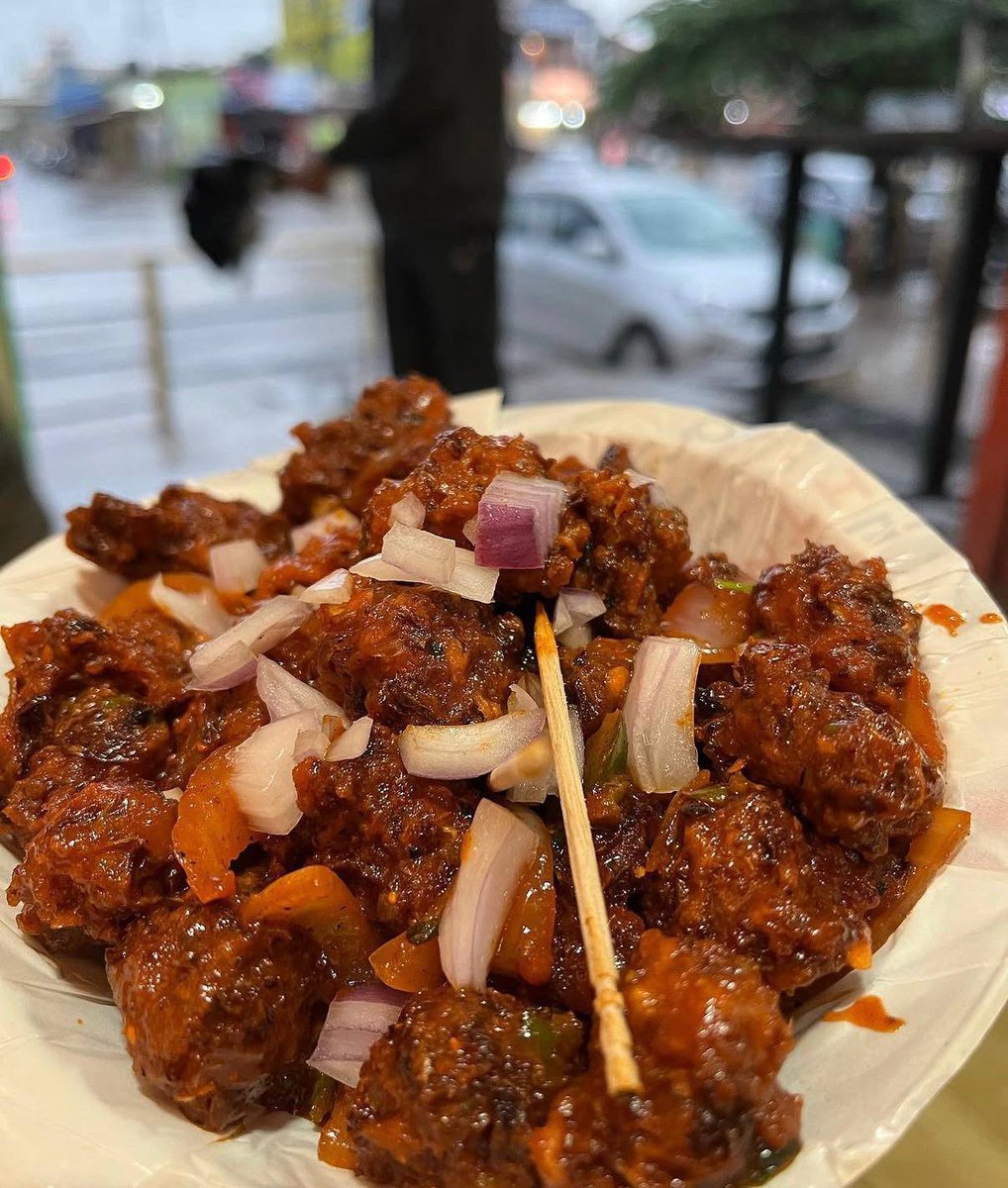 Page16models's tweet photo. The rain has started! 🌧️ Let’s have some Gobi manchurian, friends! 😋❤️ https://t.co/lcR0htISwA