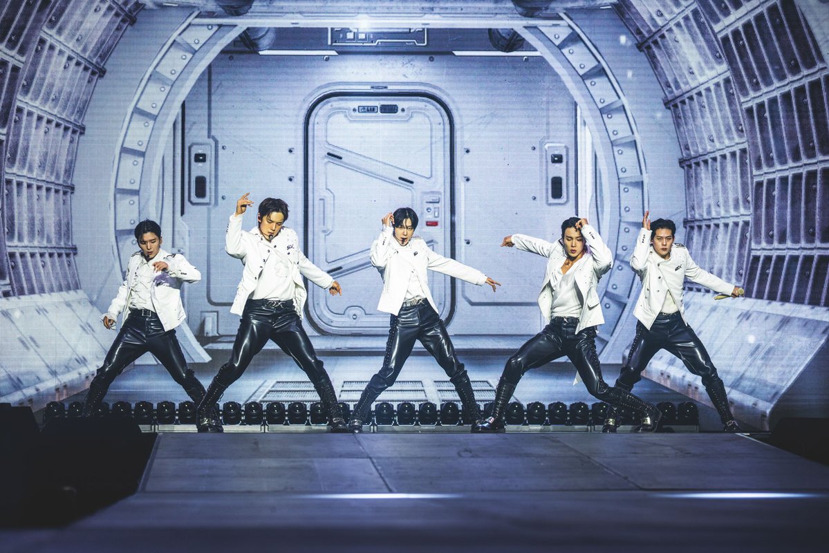 OfficialMONSTAX's tweet photo. A look back at [THE X : NEXUS] in LA in @Forbes 🖤 Thank you for capturing the energy of the night! 🔥

Photo credit: Andy Keilen

▶ https://t.co/iMKVAkfSPk

#MONSTAX #몬스타엑스 https://t.co/rc1bN3ovem