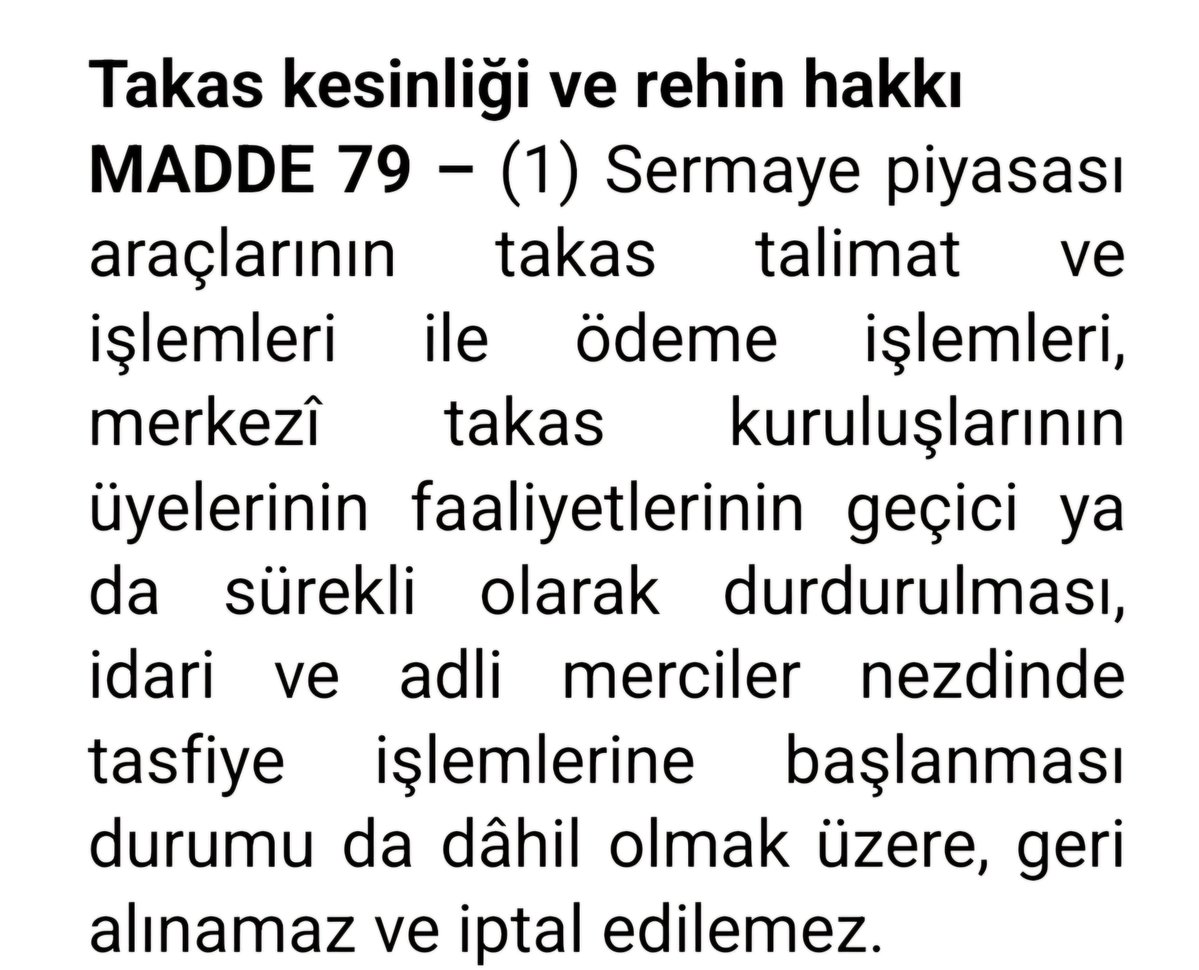 erdal_isik_'s tweet photo. Saygıdeğer Kamuoyuna

22.10.2026 tarihinde TBMM'de kabul edilen 7596 sayılı Tasfiyesine Karar Verilen Bazı Yatırım Fonları Hakkında Kanun'un 3. maddesi 5. fıkrasında PBLK'lı yatırımcıların alacağı da fon pay sahibi sıfatıyla tasfiye havuzuna dahil edilmiştir.

Yapılan düzenlemenin 455.758 fon mağduru olarak açıklanan yatırımcılar arasında yer alan yaklaşık 200 bin PBLK'lıyı kapsadığı kamuoyuna yansıyan bilgilerden anlaşılmaktadır.

İlgili düzenleme 6362 sayılı Sermaye Piyasası Kanunu m. 79/1 hükmünde düzenlenen takas kesinliği ilkesine açıkça aykırıdır ve yatırımcının anayasal koruma altında olan mülkiyet hakkı ihlal edilmektedir.

Öte yandan; ilgili yasal düzenleme yürürlükteki takas kesinliği ilkesinin de hukuken içini boşaltmakta, borsada işlem gören fonlara ilişkin yatırımcının duyduğu güveni temelden sarsmaktadır. Daha büyük ekonomik ve hukuki sorunlara yol açabilecek olan bu hatadan bir an önce geri dönülmelidir.

Anayasaya aykırı olduğu açık olan düzenlemenin Anayasa Mahkemesi tarafından iptal edilmesi gerektiğine dair hukuki görüşümü saygıdeğer kamuoyu ile paylaşırım.