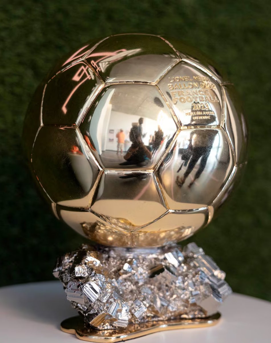 Mercado_Ingles's tweet photo. 🚨🌎 𝗔𝗛𝗢𝗥𝗔: Una encuesta hecha por The Athletic dirigida a ex jugadores de la Premier League y La Liga, acordaron que los candidatos que deberían ganar el Balon de Oro este año serían en este orden: 

🇦🇷 1. Lionel Messi
🏴󠁧󠁢󠁥󠁮󠁧󠁿 2. Harry Kane
🇬🇪 3. Kvicha Kvaratskhelia
🇪🇸 4. Lamine Yamal
🇫🇷 5. Kylian Mbappé