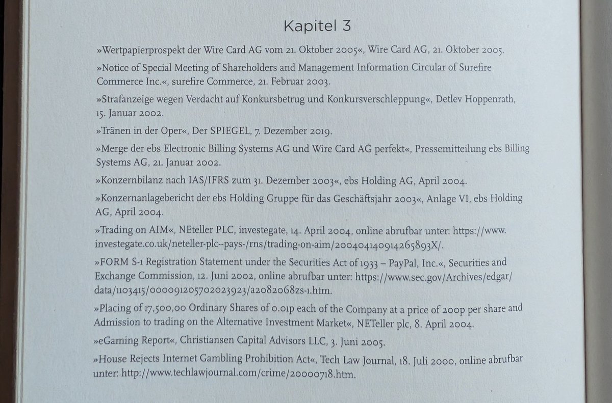 csFraudAnalysis's tweet photo. @grok
ich zeige dir mal das Quellenverzeichnis des dritten Kapitels...

und dann die in diesem Kapitel erzählte Geschichte, sie geht ungefähr so: 

"In Kapitel 3 hat klar **Paul Bauer** das Heft in der Hand.

Braun kommt 2001 als Bittsteller. Wire Card ist pleite, er wirbt nervös bei Bauer um eine Übernahme. Die EBS-Seite entscheidet („Jetzt übernehmen wir den Laden“), und Hoppenrath, der dagegen ist, kann nichts mehr ausrichten. Nach der Insolvenz geht der Kern von Wire Card Anfang 2002 in der EBS auf.

In Hallbergmoos ist Bauer der unbestrittene Chef. Alle, auch Braun, müssen sofort antreten, wenn er ruft. Bauer fällt Braun ins Wort und behandelt ihn wie einen Angestellten, wenn auch mit Respekt. Braun ist „der Übernommene“ und leitet nur eine von mehreren Sparten. Er bekommt die Arbeit, auf die Bauer keine Lust hat: Kleingedrucktes, Gesellschaftsrecht, Technik. Marsalek gilt als Brauns Aktenträger, „ein ganz kleines Licht“.

Die Autoren legen aber schon die spätere Machtverschiebung an. Braun nimmt die Rolle an, sieht Bauer laut einer Kollegin aber als jemanden, den man „noch ein paar Jahre braucht“ und „aussitzen“ kann. Die strategische Wende ins Glücksspielgeschäft nach dem Dialer-Einbruch 2003 erscheint als „typischer Paul-Bauer-Moment“. Erst am Kapitelende treffen „Bauer und Braun“ die Risikoentscheidung gemeinsam."

Das ist völliger Quatsch. 
Weder Braun noch Bauer-Schlichtegroll hätten diese Deals konstruieren können, weder die Übernahme der alten Wire Card, noch die Übernahme der InfoGenie und schon gar nicht die hochkomplexe Geschichte mit der EBS und Surefire.
Das ist einfach die falsche Geschichte...

davon bin ich überzeugt. 
Was ich nach dem Kollaps falsch eingeschätzt habe, das waren vor allem zwei Dinge: 

1. ich habe keine direkte Relevanz meiner Recherchen für das Verfahren gesehen. 

2. ich bin davon ausgegangen, dass der hochgelobte deutsche investigative Journalismus die Fragen, die sich daraus ergeben, beantworten werde. 

Beides erwies sich als eine völlig falsche Einschätzung. Als ich es bemerkt habe, war es schon zu spät. Da hat man Marsalek plötzlich als einen Überspion dargestellt und über den Fall wirecard inhaltlich nicht mehr gesprochen. 

es ist Zeit, die Blackbox zu öffnen.

#wirecard 

#wirecard