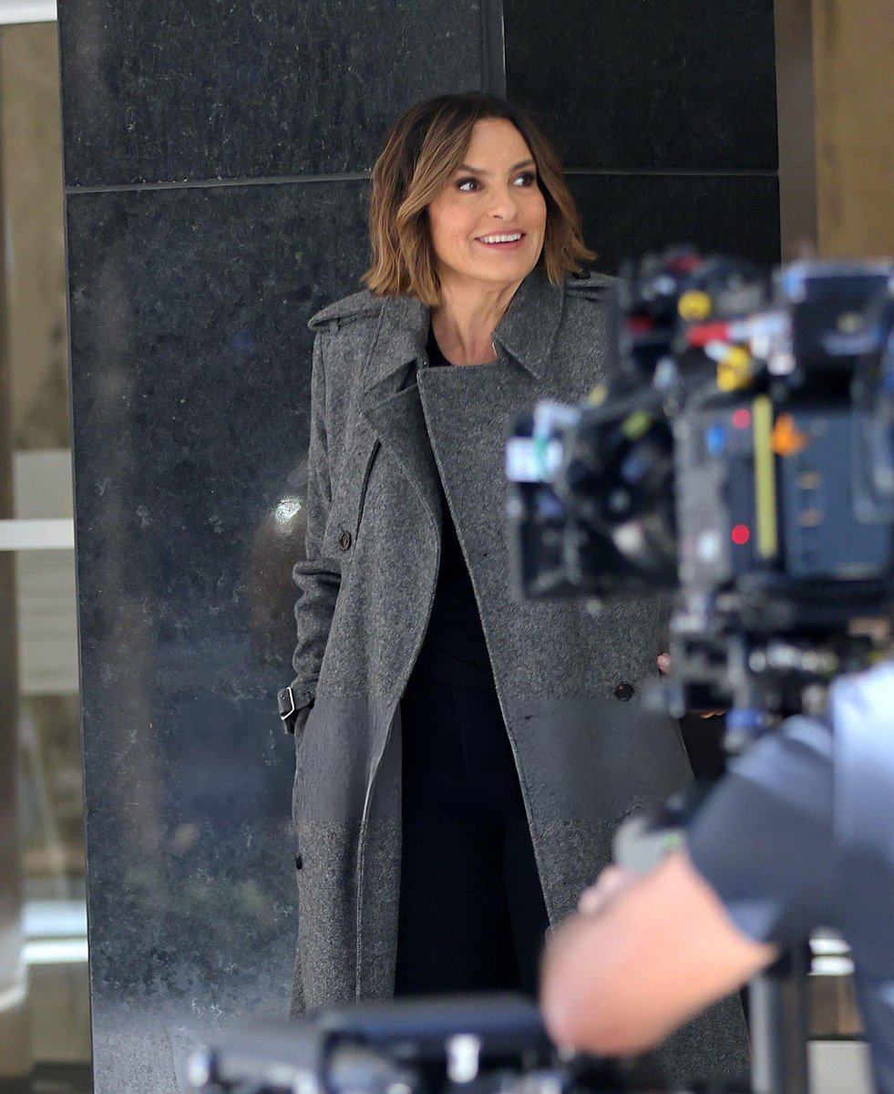 livbensondaily's tweet photo. On set October 22 https://t.co/DFO9zgAfMj