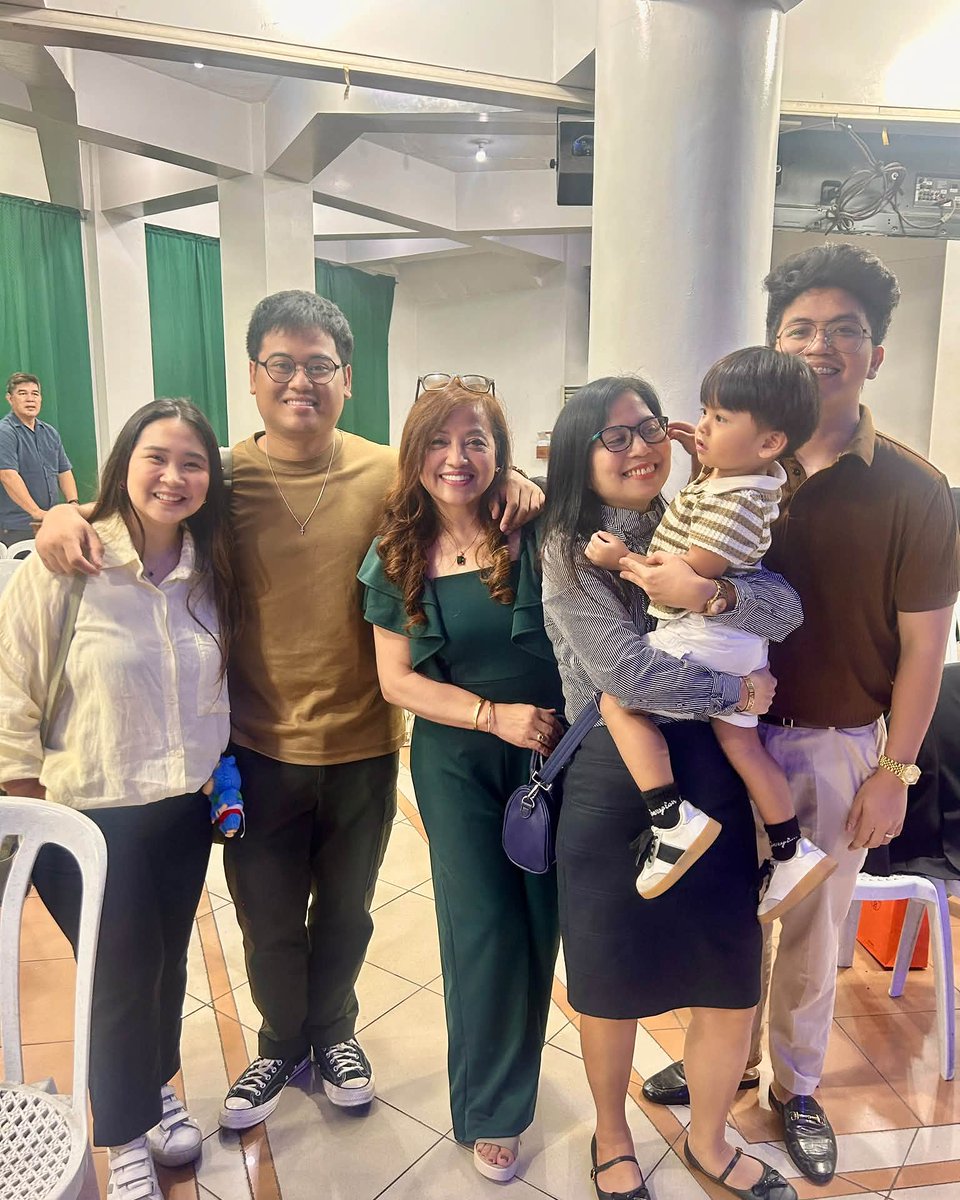 brunaganacin's tweet photo. Munting salu-salo sa bahay ni Kuya Aaron. Welcome dinner para kay Pogi Christian Jay. https://t.co/SdjrGSy3cN