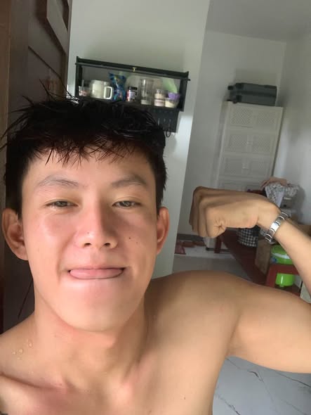 BitopMen_CT2's tweet photo. CC | Chào buổi chiều các con vợ của anh https://t.co/8f1k3XfzmV